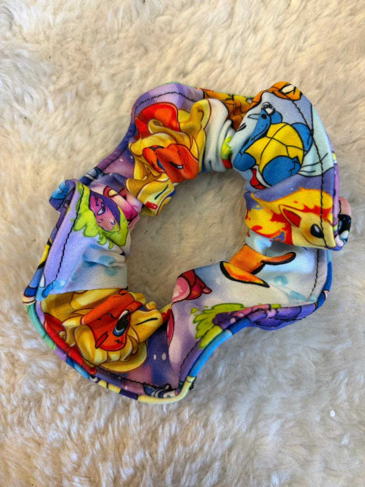 Chouchou à cheveux motif petites créatures colorées