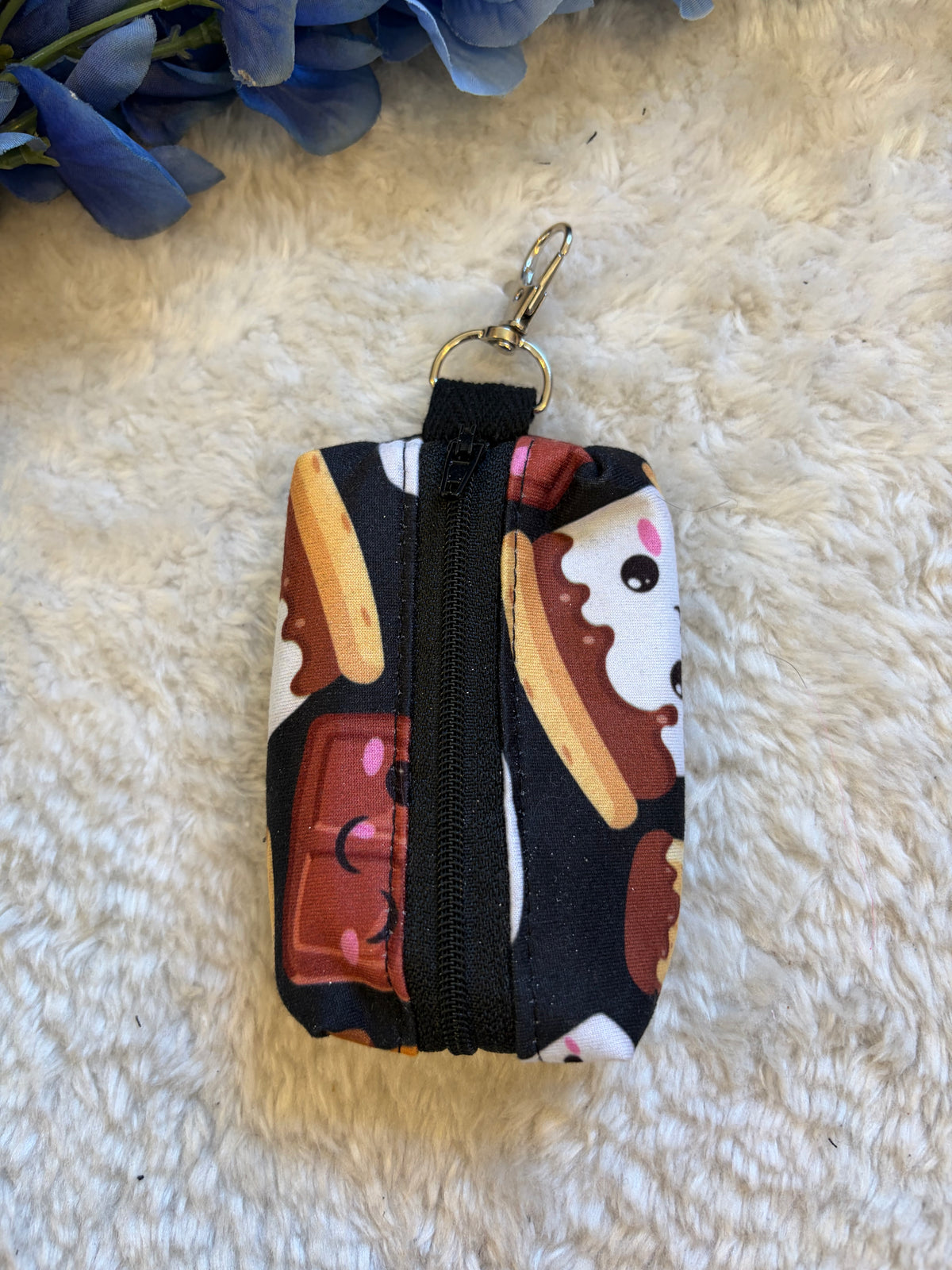 petite pochette à kleenex ou monnaie